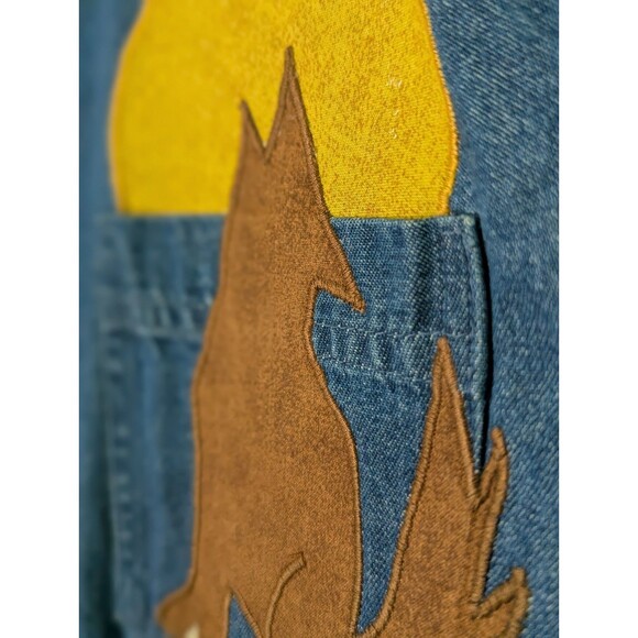 VTG Haiks Sleeveless Denim Shirt Womens Medium Embroidered Southwestern Wolf - Picture 3 of 7